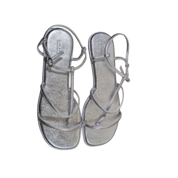 Bundle of Two Pairs Old Navy Flat Strappy Sandals Size 10 Silver & White - Picture 4 of 4